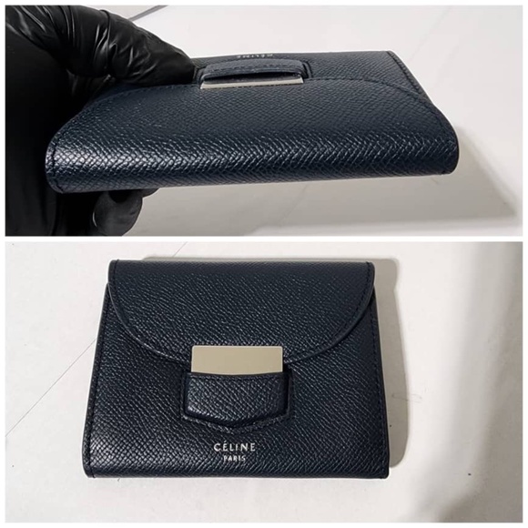 Authentic CELINE Grained Calfskin Small Trotteur Multifunction Flap Wallet Navy - Picture 6 of 11